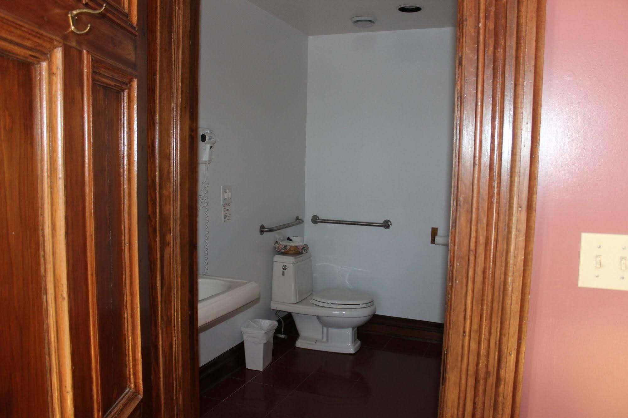 Customs House Inn Pictou Zewnętrze zdjęcie